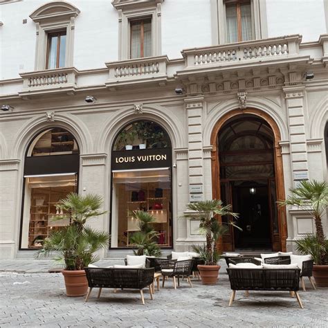 hotel versace milan|Luxury 5 Star Hotel in Milan Near Duomo .